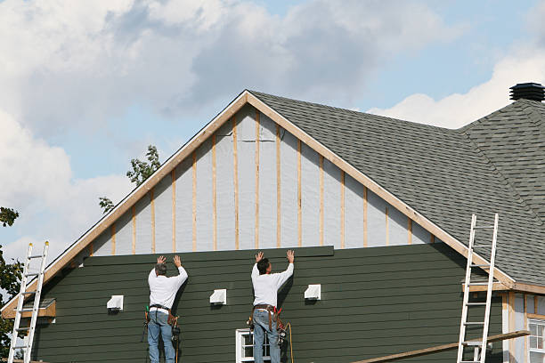 Professional Siding Installation technician working in Georgetown, PA